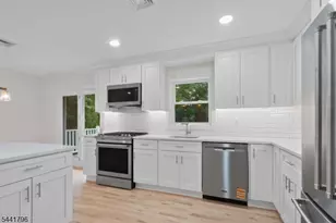 13 Chickadee Rd, Mount Olive, NJ 07828 - Photo 12