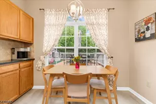 8 Cottage Pl, Branchburg Township, NJ 08876 - Photo 12