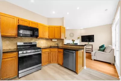 8 Cottage Pl, Branchburg Township, NJ 08876 - Photo 14