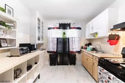42 Harding Terrace, Newark, NJ 07112 - Photo 8