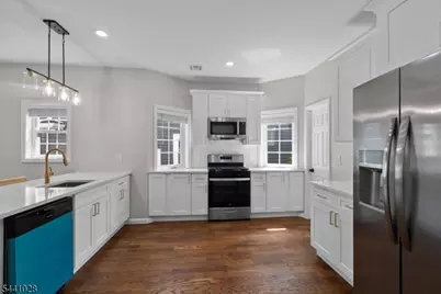 35 W End Ave, Newark, NJ 07106 - Photo 10