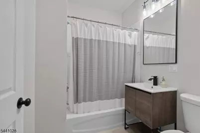35 W End Ave, Newark, NJ 07106 - Photo 18