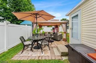 77 Pacific Blvd, Old Bridge Township, NJ 07735 - Photo 16