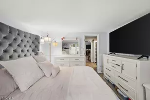 77 Pacific Blvd, Old Bridge Township, NJ 07735 - Photo 10