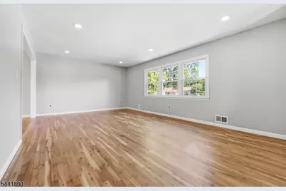 44 Stonehenge Dr, Lopatcong Township, NJ 08865 - Photo 10