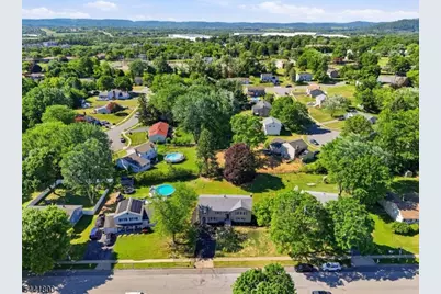 44 Stonehenge Dr, Lopatcong Township, NJ 08865 - Photo 4