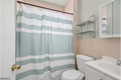 18 Stevens Ave, Jersey City, NJ 07305 - Photo 20