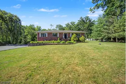 10 Rita Ln, Jefferson Township, NJ 07438 - Photo 2