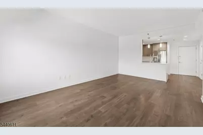 1 Carriage City Plz #807, Rahway, NJ 07065 - Photo 4