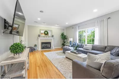 15 Nicki Ct, Parsippany, NJ 07054 - Photo 8