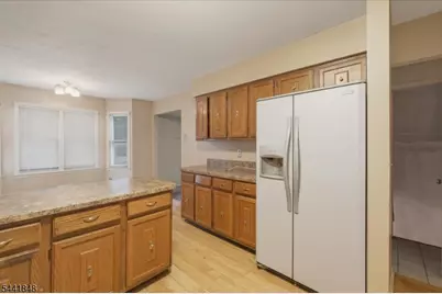 28 Amherst Ct, Wayne Twp., NJ 07470 - Photo 8
