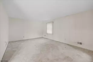 28 Amherst Ct, Wayne Twp., NJ 07470 - Photo 20