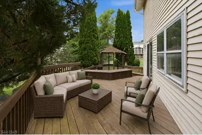 28 Amherst Ct, Wayne Twp., NJ 07470 - Photo 12