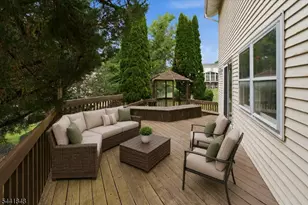 28 Amherst Ct, Wayne Twp., NJ 07470 - Photo 12