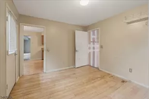 28 Amherst Ct, Wayne Twp., NJ 07470 - Photo 18