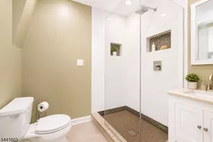 725 Chestnut St, Roselle Park, NJ 07204 - Photo 28