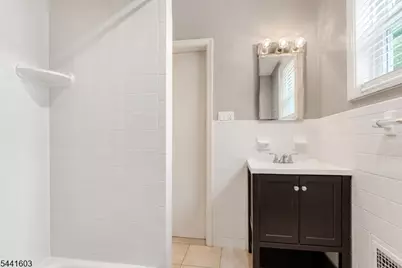 725 Chestnut St, Roselle Park, NJ 07204 - Photo 10