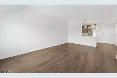 1 Carriage City Plz #807, Rahway, NJ 07065 - Photo 4