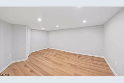 550 Bergen St, Newark, NJ 07108 - Photo 10