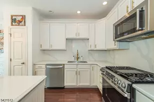 15 Julia Pl, Mount Olive, NJ 07828 - Photo 10