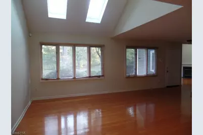 85 Village Dr, Bernards Township, NJ 07920 - Photo 4