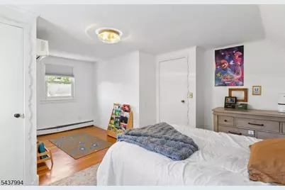 329 Maplewood Ave, Kenilworth, NJ 07033 - Photo 16