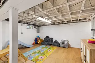 329 Maplewood Ave, Kenilworth, NJ 07033 - Photo 18