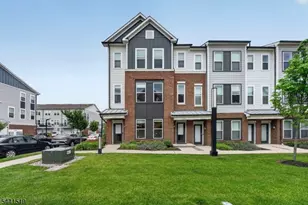 3 Sadie Cir, Union Township, NJ 07083 - Photo 2