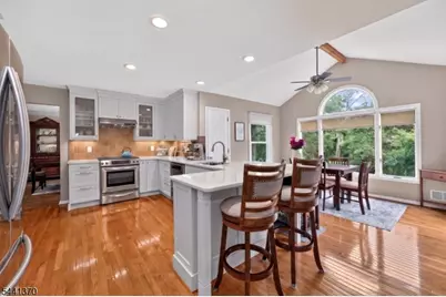 6 Chaucer Dr, Clinton Township, NJ 08801 - Photo 4
