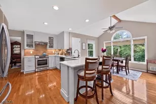 6 Chaucer Dr, Clinton Township, NJ 08801 - Photo 4
