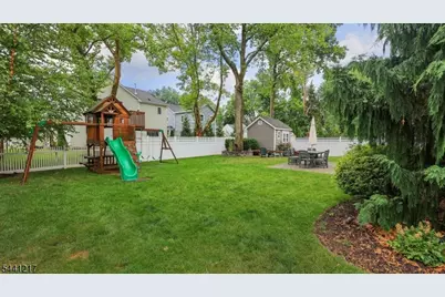 621 Green Briar Ct, Westfield, NJ 07090 - Photo 46
