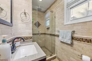 37 Harris St, Haledon, NJ 07508 - Photo 6