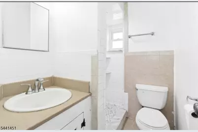 162 W 2nd Ave, Roselle, NJ 07203 - Photo 8