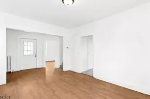 162 W 2nd Ave, Roselle, NJ 07203 - Photo 4