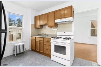 162 W 2nd Ave, Roselle, NJ 07203 - Photo 6