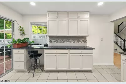 8 Henry Ct, Plainsboro Township, NJ 08536 - Photo 12