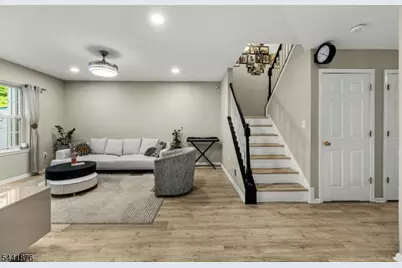 8 Henry Ct, Plainsboro Township, NJ 08536 - Photo 6