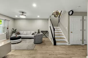 8 Henry Ct, Plainsboro Township, NJ 08536 - Photo 6