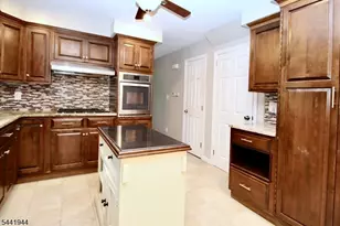 73 Oneida Ave, Oakland, NJ 07436 - Photo 8