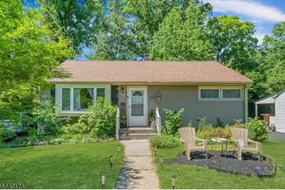 337 Richard Way, North Plainfield, NJ 07062 - Photo 1