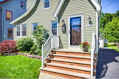 612 Larch Street, Roselle Park, NJ 07204 - Photo 2