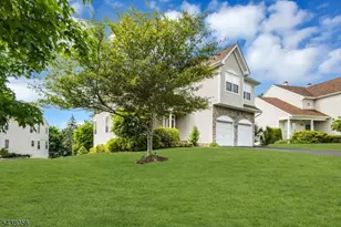9 Hannah Ct, Readington, NJ 08889 - Photo 2