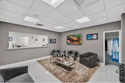 89 Valley Rd, Montclair, NJ 07042 - Photo 18