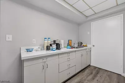 89 Valley Rd, Montclair, NJ 07042 - Photo 14