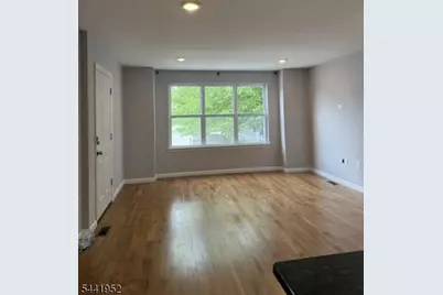 262 2nd  Avenue W #1, Newark, NJ 07107 - Photo 2