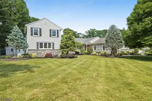 3 Karen Ct, Scotch Plains Township, NJ 07076 - Photo 1