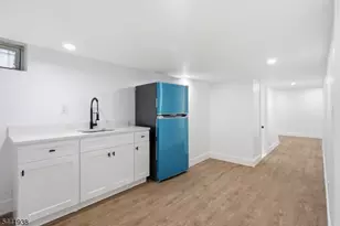 284 2nd Ave, Newark, NJ 07107 - Photo 32