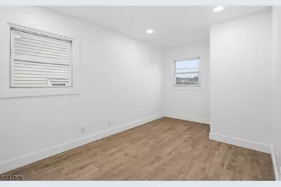 284 2nd Ave, Newark, NJ 07107 - Photo 28