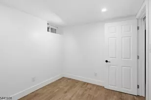 284 2nd Ave, Newark, NJ 07107 - Photo 36