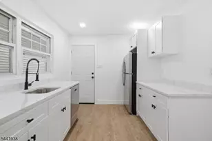 284 2nd Ave, Newark, NJ 07107 - Photo 16